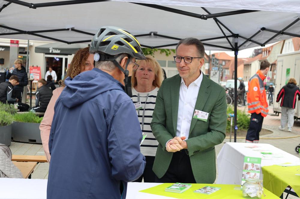 Eröffnung des Beratungsbüros — Foto 77