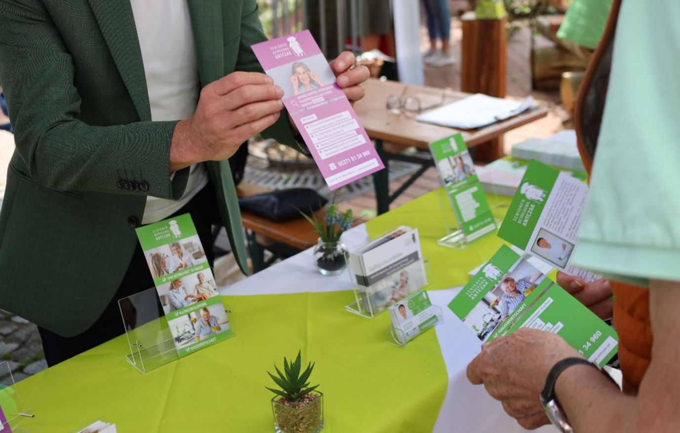 Informationsmaterial der Seniorenbetreuung Antczak am Stand